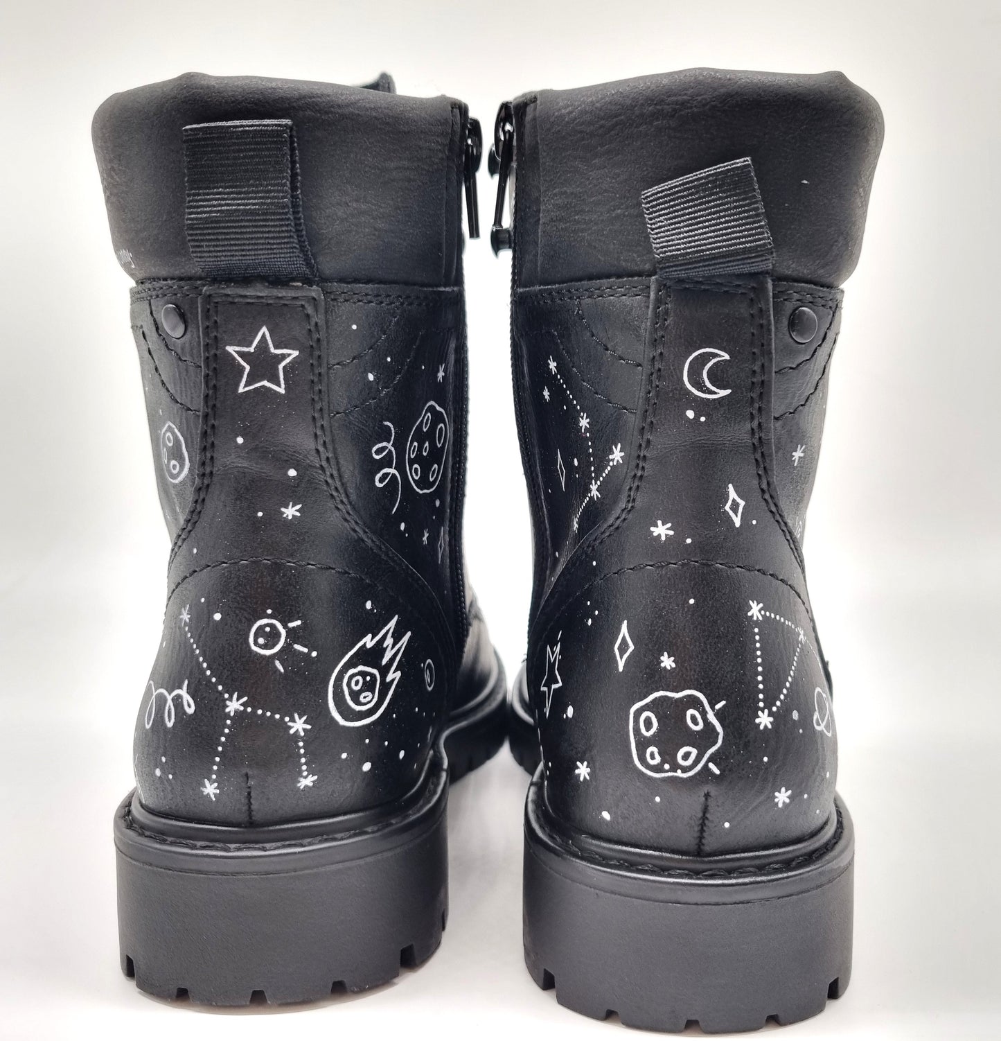 Tätowierte Frauen Stiefletten SPACE auf Anfrage