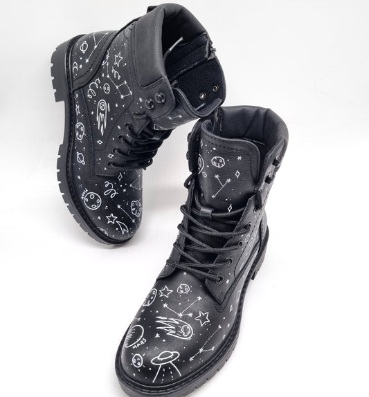 Tätowierte Frauen Stiefletten SPACE auf Anfrage