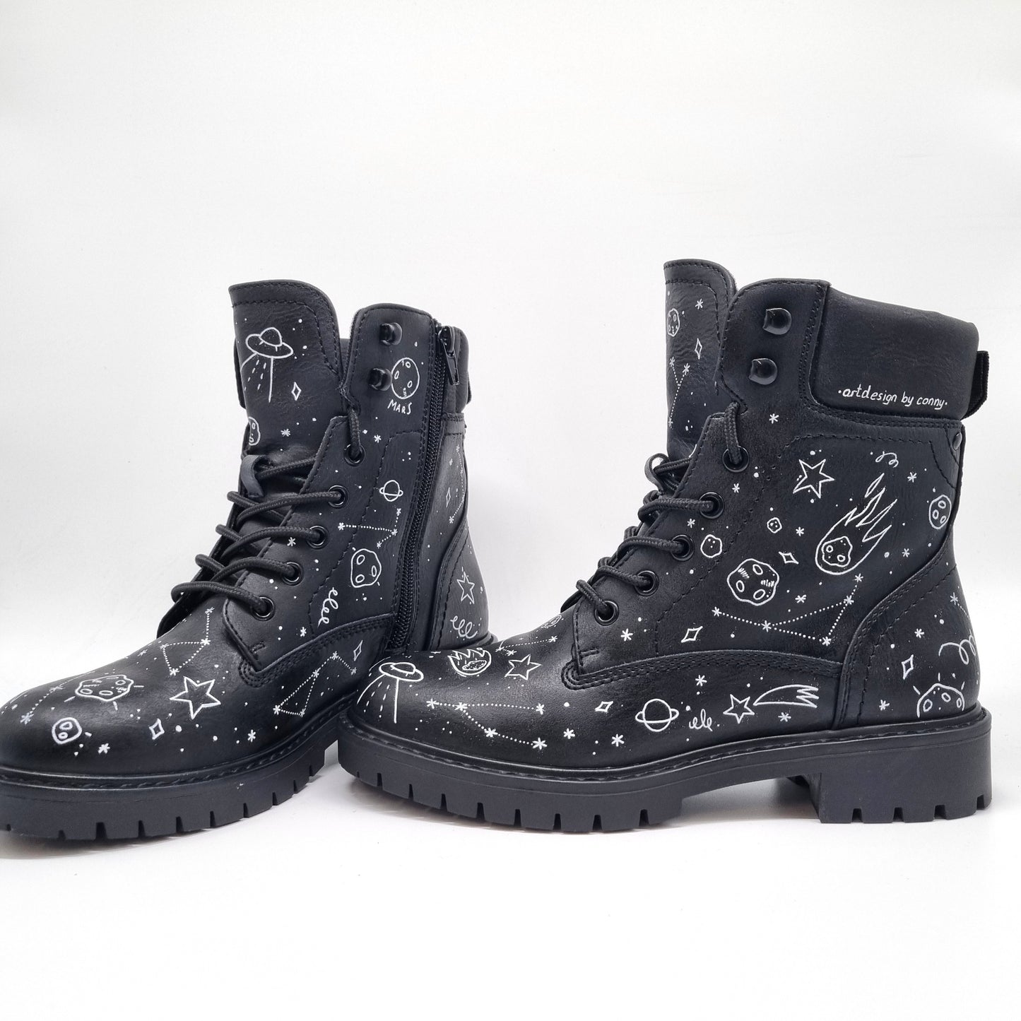 Tätowierte Frauen Stiefletten SPACE auf Anfrage